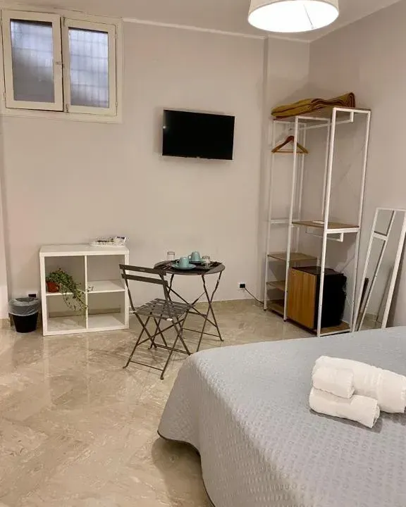 Photo 3 of 10, Ginevra Rooms