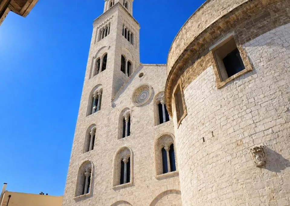 Photo 6 of 10, Bari LandLord 8 - Una Finestra sulla Cattedrale