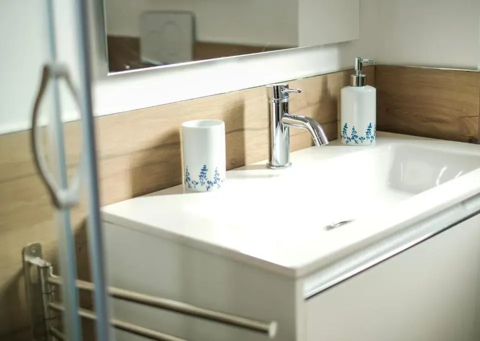 Photo 3 of 10, Rossani Suites&Aparts