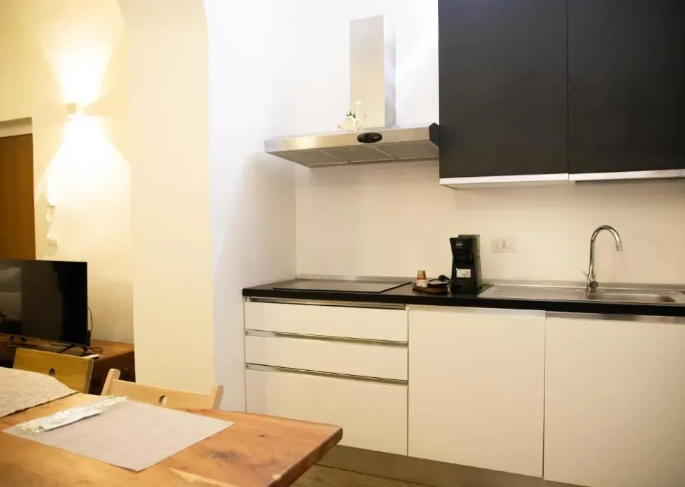 Photo 6 of 10, Giga Apartment Bari Puglia
