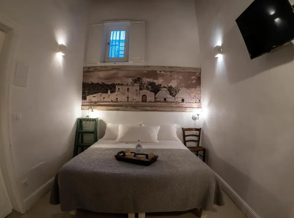 Photo 9 of 10, B&B Murex