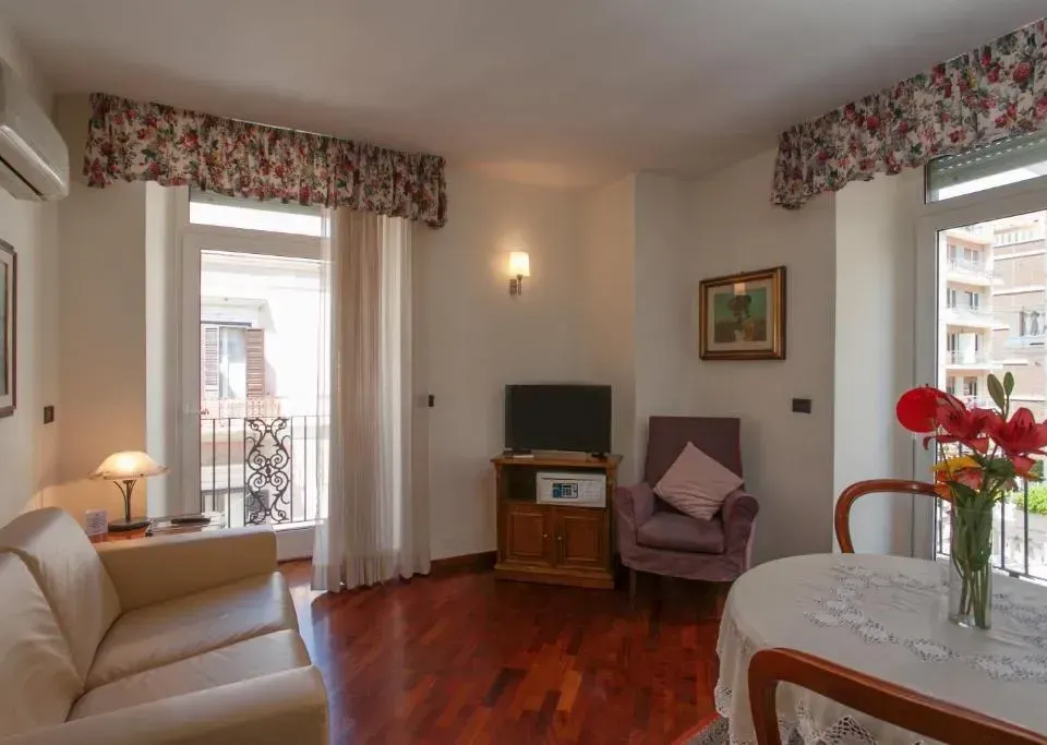 Photo 5 of 10, Zodiacus Residence