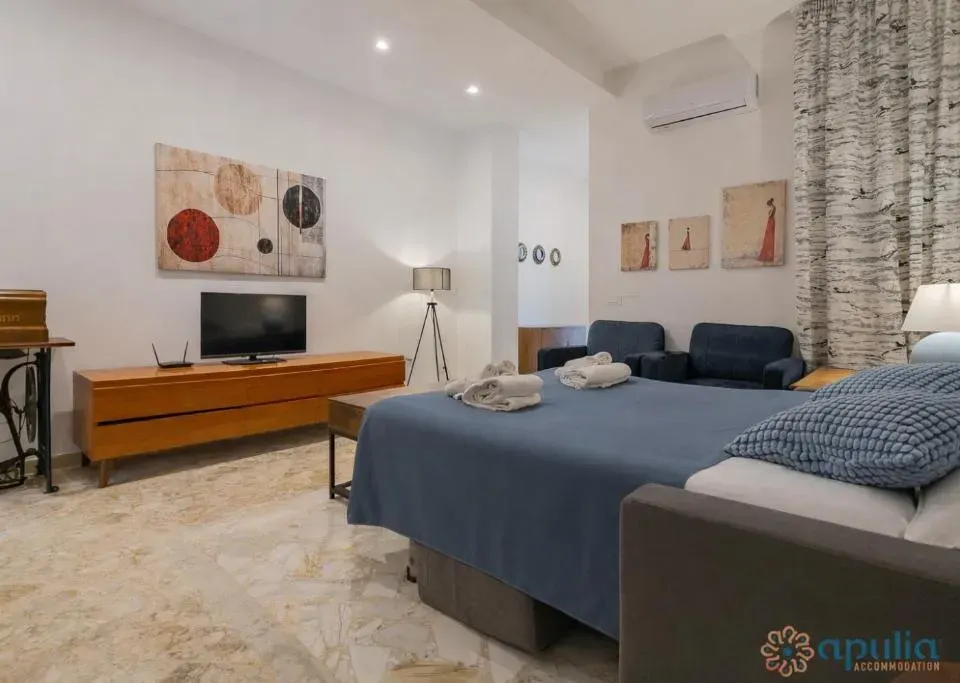 Photo 2 of 10, Dimora Dante 228 by Apulia Accommodation