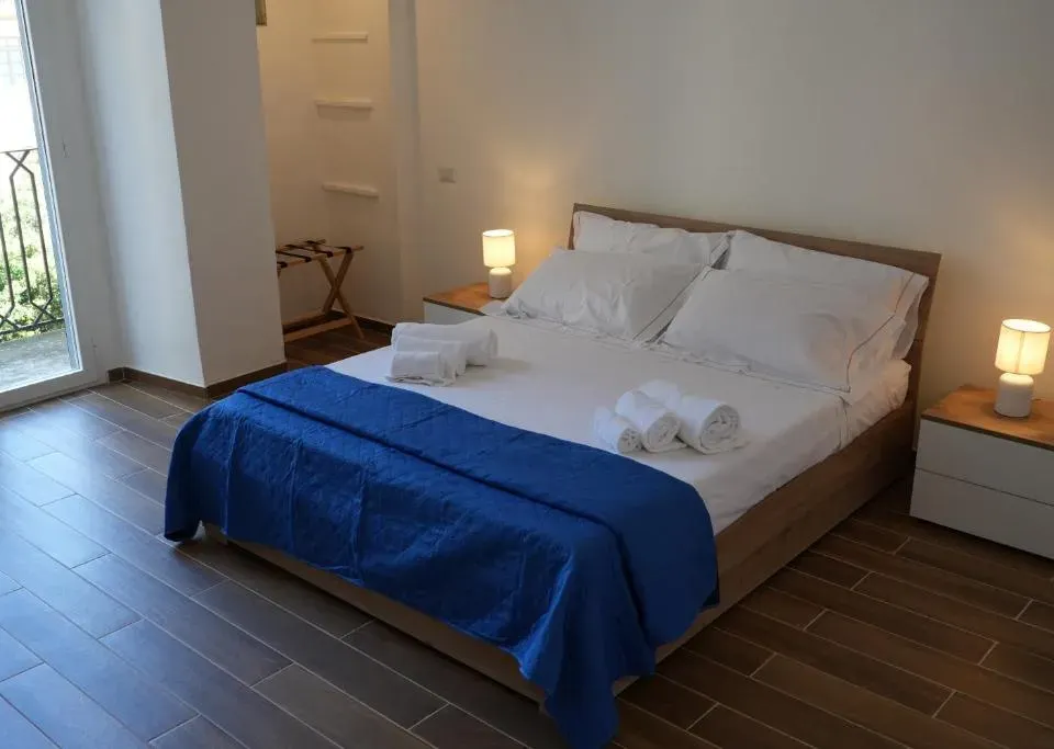 Photo 6 of 10, Palazzo Manzoni Apartments