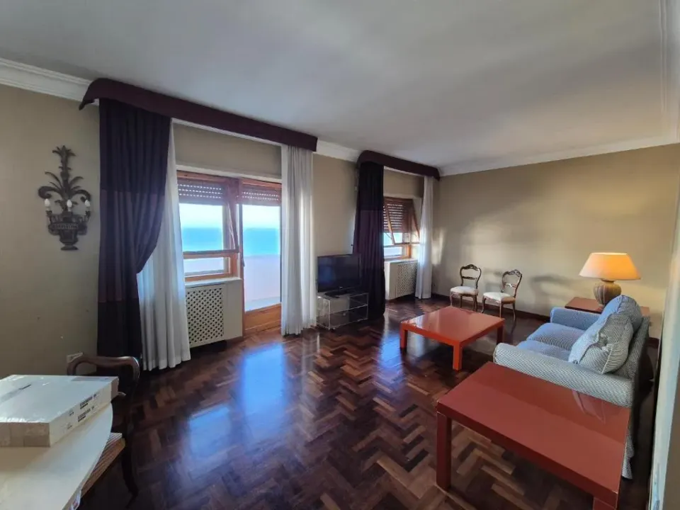 Photo 2 of 10, Front Beach Apartment - 3 Bedrooms