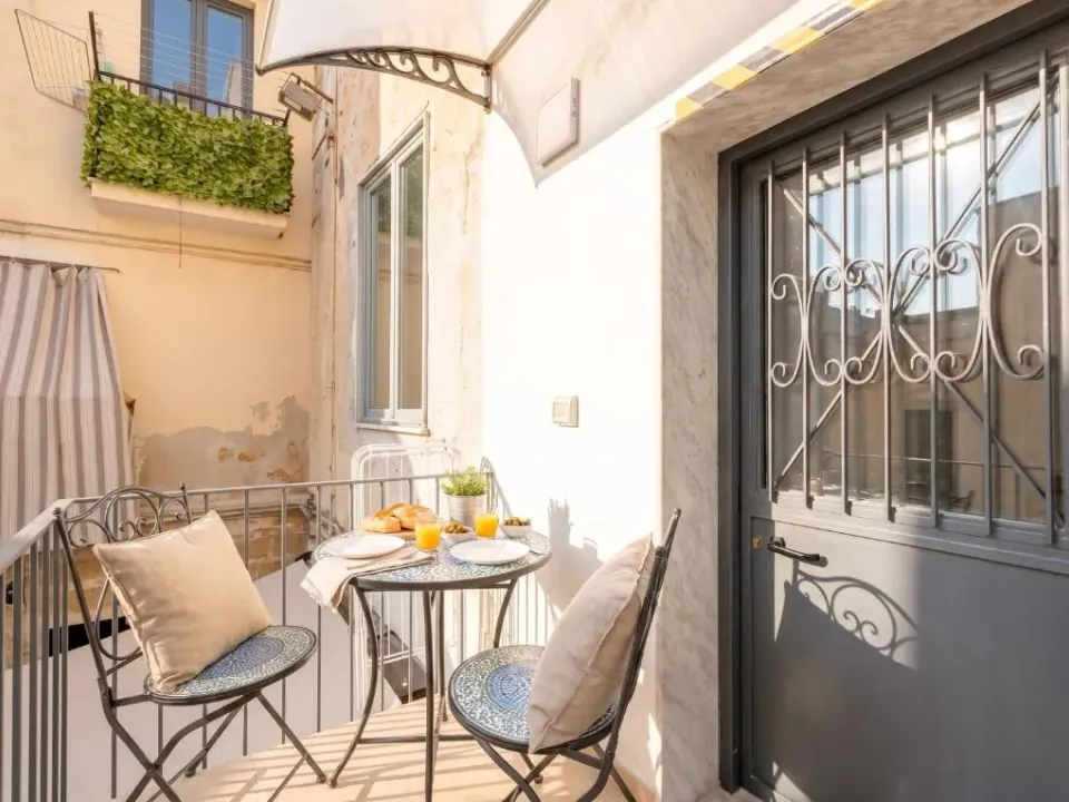 Photo 3 of 10, Vecchia Bari Apartments