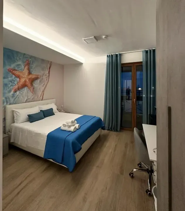 Photo 1 of 10, Stella Marina