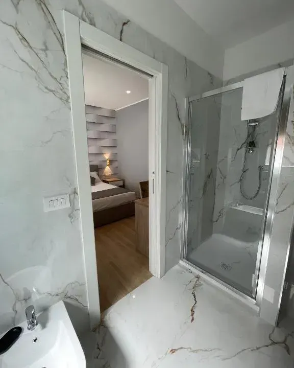 Photo 6 of 10, Martini Suite 2 Bari