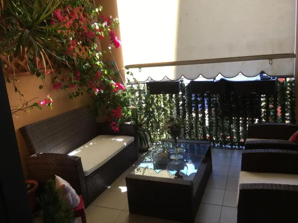 Photo 6 of 10, Flowers Apartment