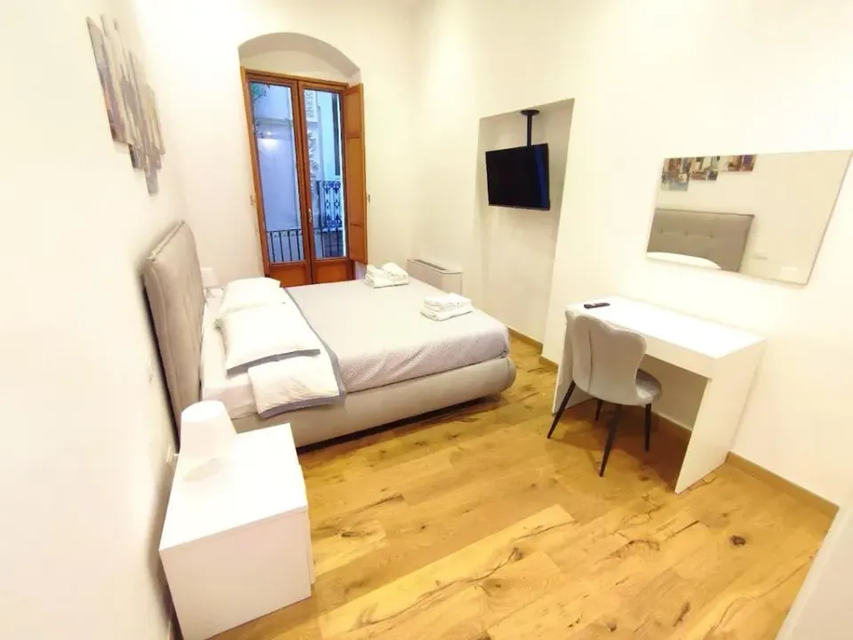 Photo 3 of 10, Home Giulia