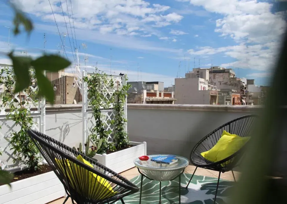 Photo 1 of 10, Rooftop Zahra Apartment