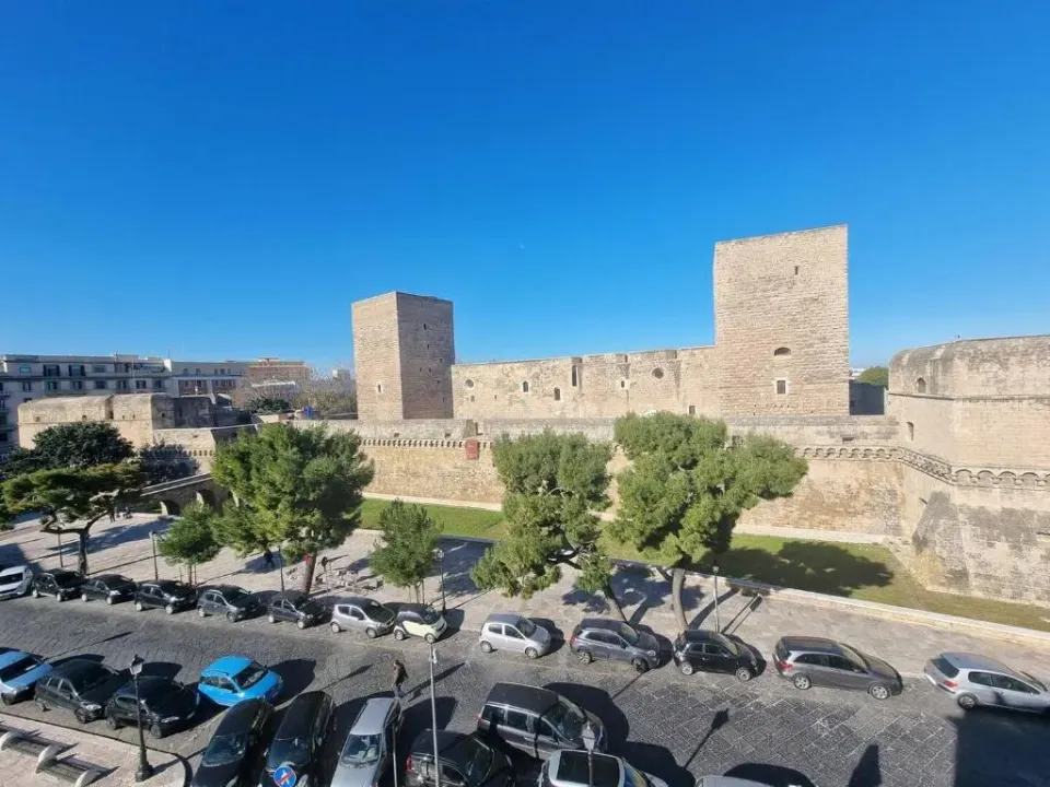 Photo 6 of 10, Casa Almika Castello Svevo Apartment