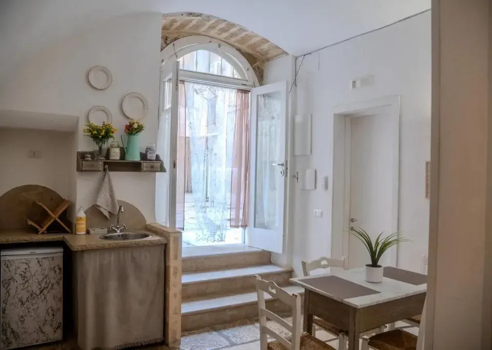 Photo 3 of 10, Bari Vecchia Suite