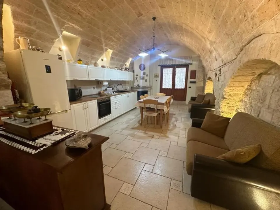 Photo 7 of 10, ARCO MERAVIGLIA HOUSE
