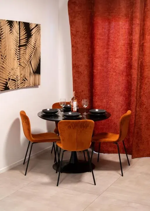 Photo 8 of 10, Marisabella Suite 6 - 8 - 12