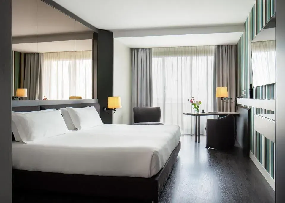 Photo 1 of 10, The Nicolaus Hotel