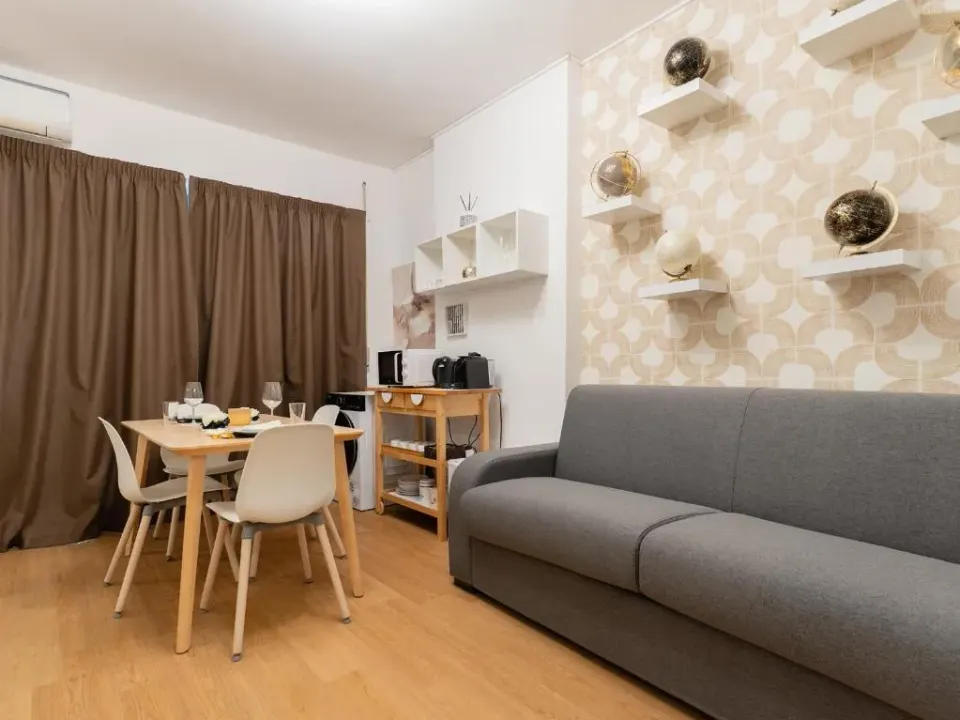 Photo 4 of 10, Mica Home Sparano