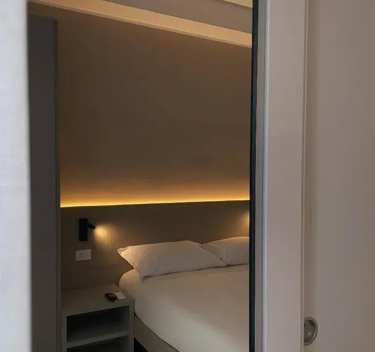 Photo 8 of 10, Moma Urban Stay