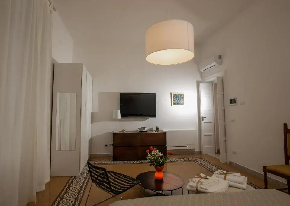 Photo 5 of 10, Abate Luxury Interno 3