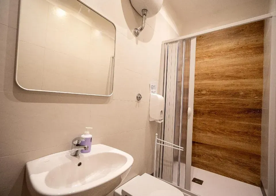 Photo 5 of 8, Guest House Stazione Centrale