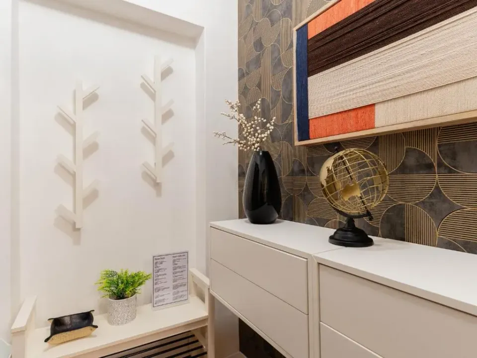 Photo 3 of 10, Mica Home Sparano