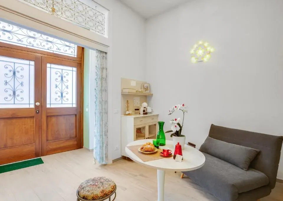 Photo 4 of 10, GuestHost - Madame Bari fully equipped apartment