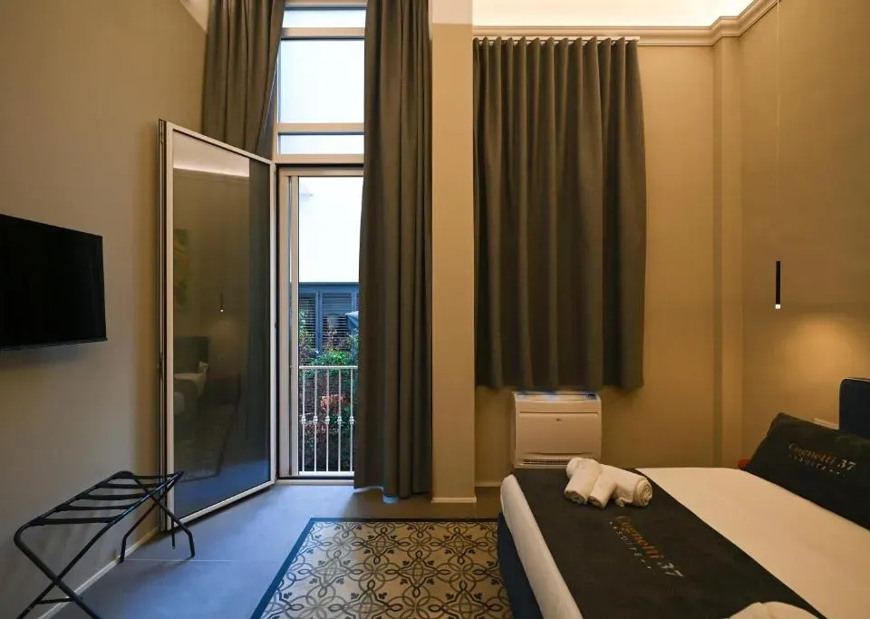 Photo 5 of 10, Me too exclusive apartments - Cognetti 37 Suites