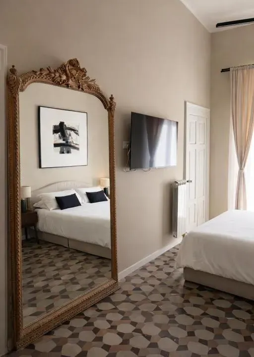 Photo 6 of 10, Bari LandLord 71 - Private Balcony Suites