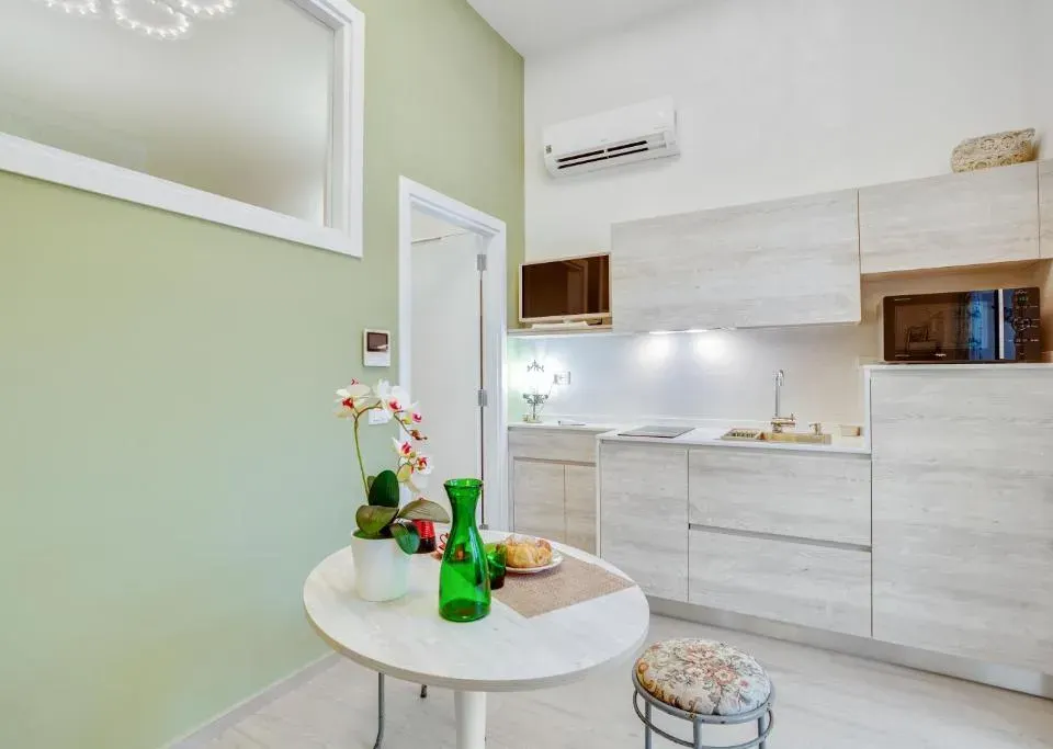 Photo 9 of 10, GuestHost - Madame Bari fully equipped apartment