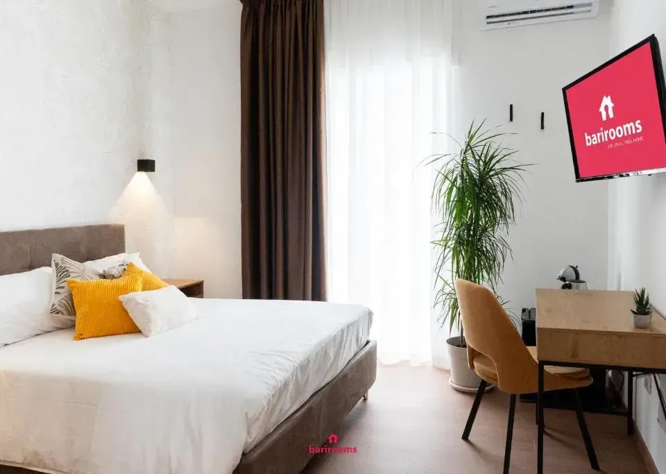 Photo 1 of 10, Barirooms - Cardassi Suites