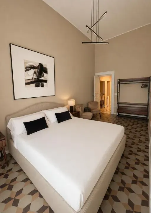 Photo 9 of 10, Bari LandLord 71 - Private Balcony Suites