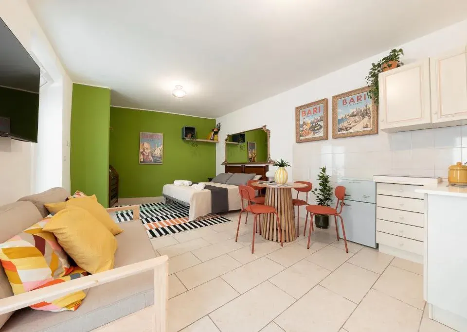 Photo 1 of 10, Santa Maria Suite