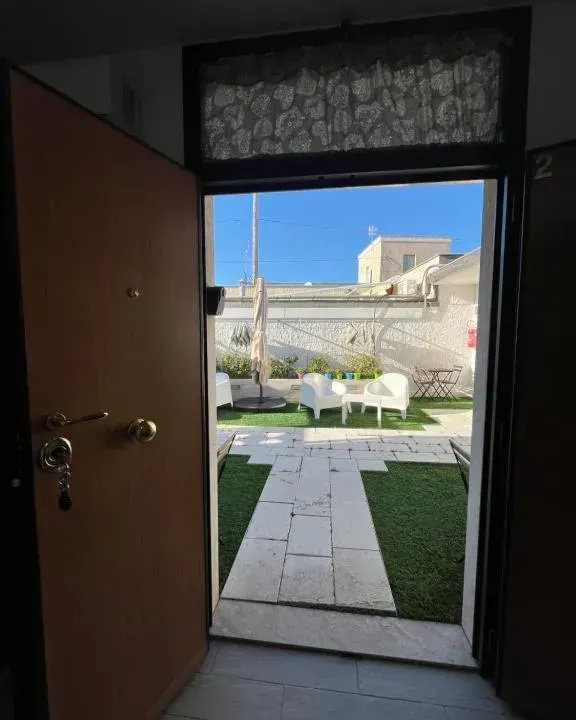 Photo 9 of 10, Truly Apulia