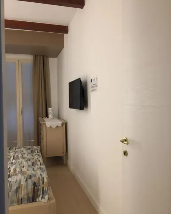 Photo 5 of 10, Apulia 35