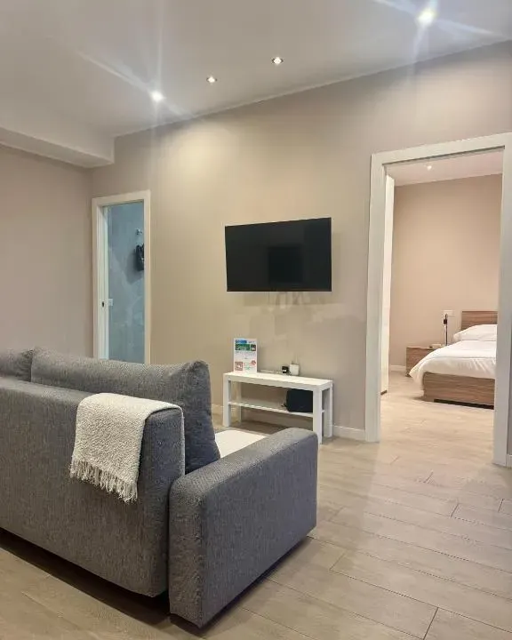 Photo 2 of 10, Best Stay-Calefati 80 Suite Apartment