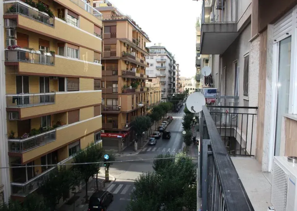 Photo 5 of 10, De Rossi Holiday