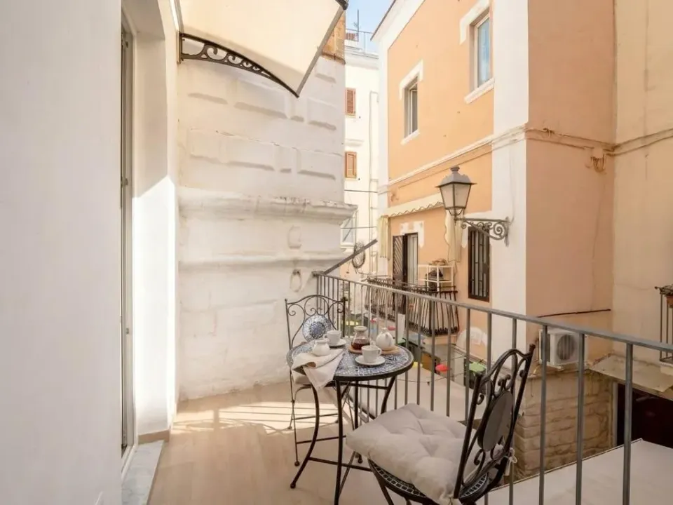 Photo 5 of 10, Vecchia Bari Apartments