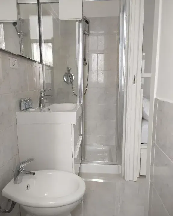 Photo 8 of 10, Sea Moon Apartment