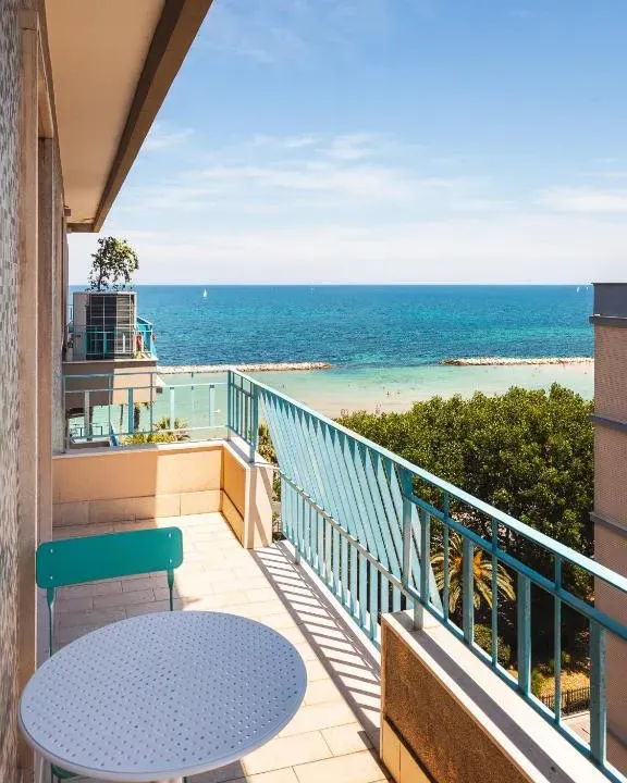 Photo 6 of 10, Interno 19 - Vista mare