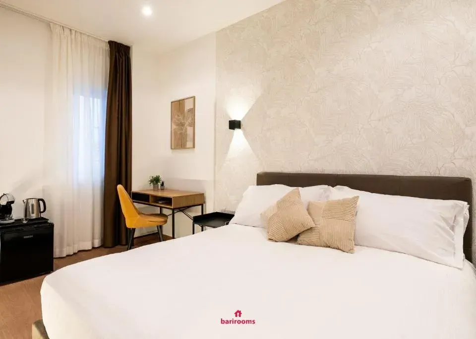 Photo 3 of 10, Opera Suites