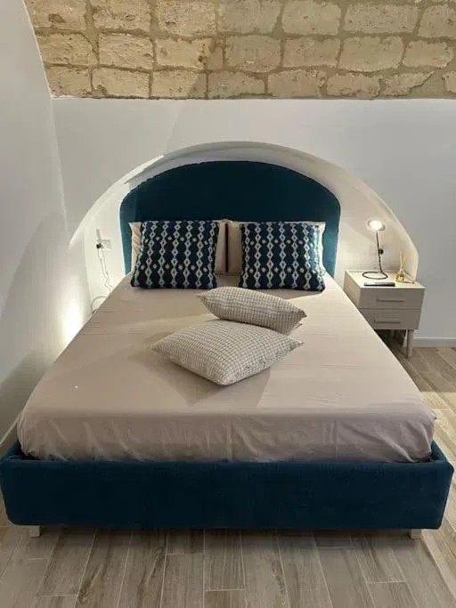 Photo 6 of 10, Mediterranean House