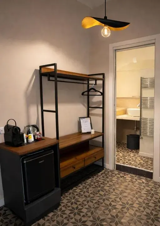 Photo 8 of 10, Bari LandLord 71 - Private Balcony Suites