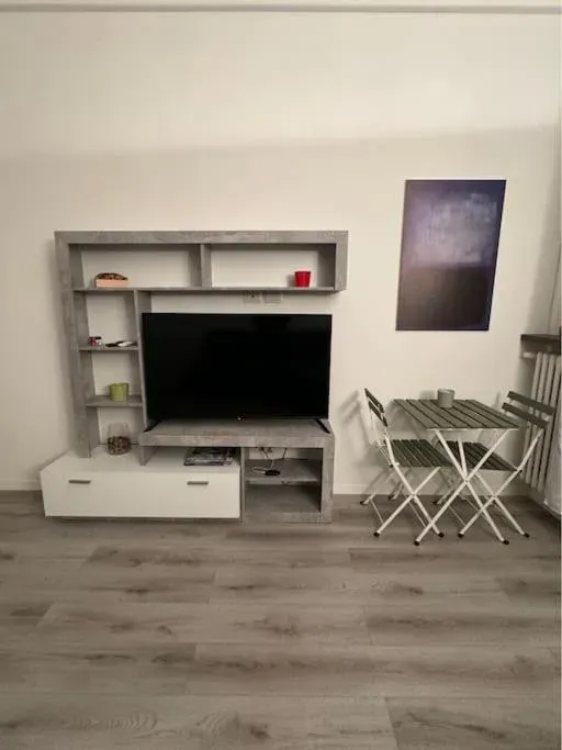 Photo 9 of 10, Andrea Central Apartment