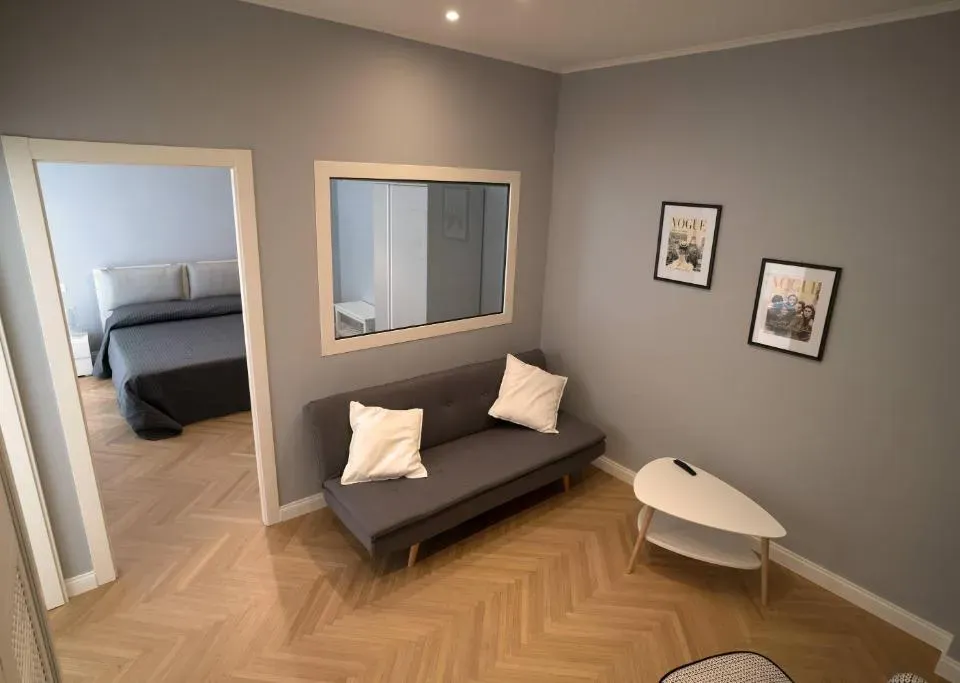 Photo 3 of 10, Room 56