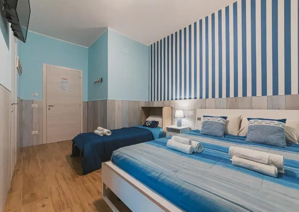 Photo 7 of 10, Apulia Rooms Bari