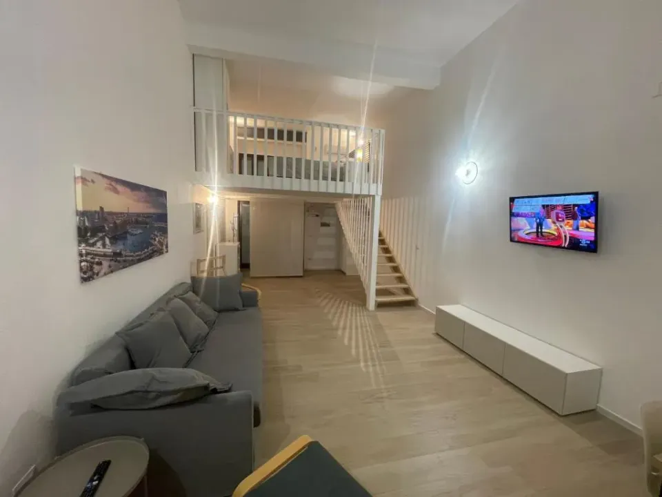 Photo 5 of 10, Loft Sofia
