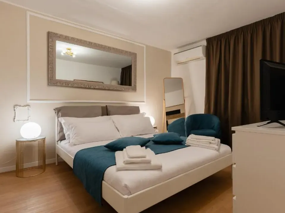 Photo 1 of 10, Mica Home Sparano