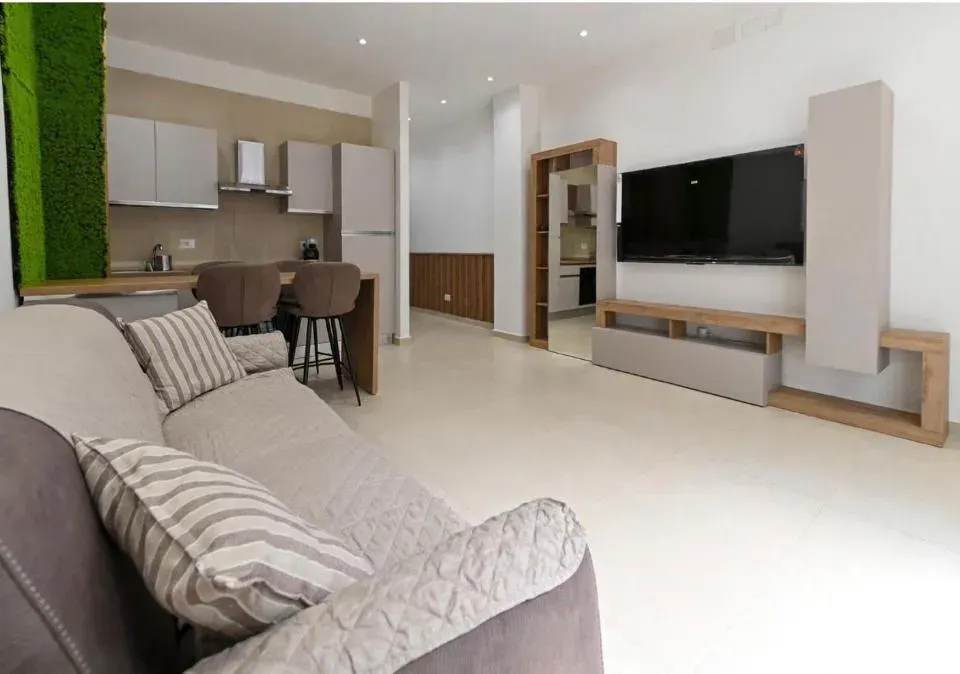 Photo 1 of 7, SeaRose Apartment