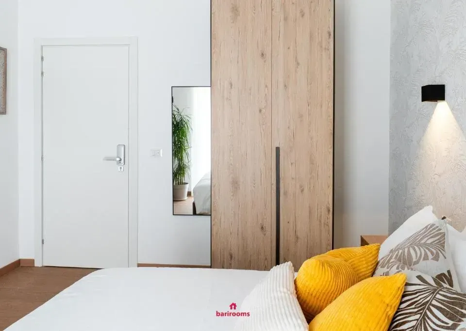 Photo 3 of 10, Barirooms - Cardassi Suites