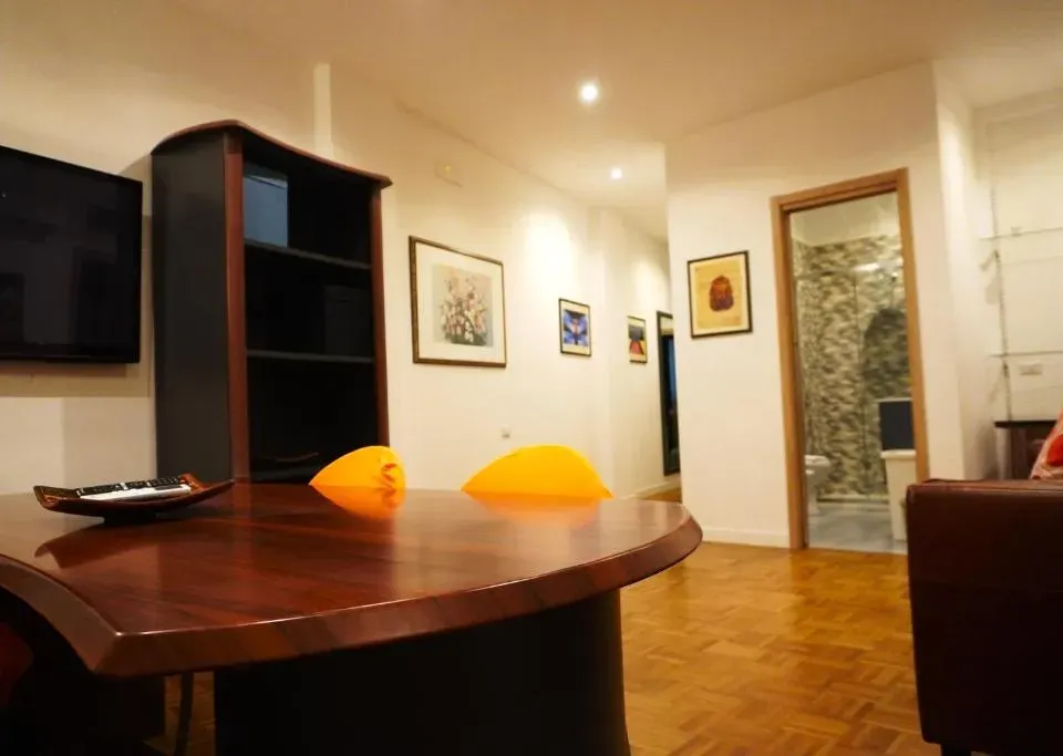 Photo 5 of 10, Casa dei Fiori Colorful Apt